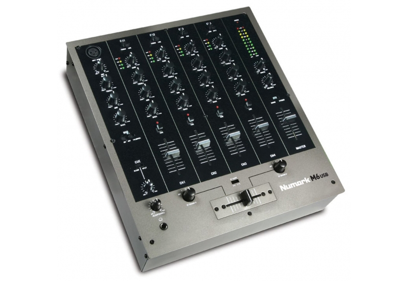 Mixer para DJ Numark M6USBX110